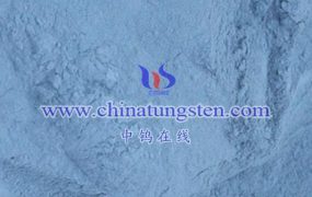 What are the advantages of tungsten oxide nanomaterials in photocatalytic hydrogen production?