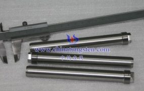 Exploring the Design of Tungsten Alloy Gamma Radiation Source Holders