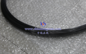 How Does Black Tungsten Wire React Chemically in Strong Acid Environments?