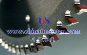 What Are Differences Between Nail-Resistant Carbide Saw Blades and Traditional Knives?