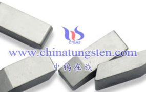 What Is Difference Between Carbide Saw Blades and Ordinary Cutting Tools?