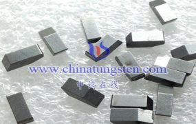 What Are Special Features of Tungsten Carbide Saw Blades Used in Cutting Tools?