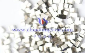 What Are Safety Precautions for Using Tungsten Carbide Saw Blades?