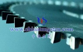 How Does High Hardness of Tungsten Steel Saw Blades Reduce Wear and Deformation?