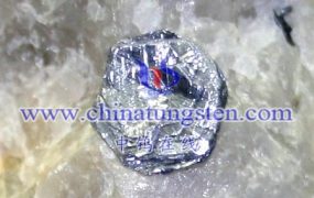 What Are the Chemical Properties of Molybdenum?