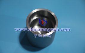 Is It Necessary to Use a Ceramic Stand When Using a Molybdenum Crucible?