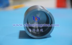 What Are the Requirements for Operators Using Molybdenum Crucibles?