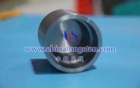 What Is the Recommended Heating Rate When Using a Molybdenum Crucible?