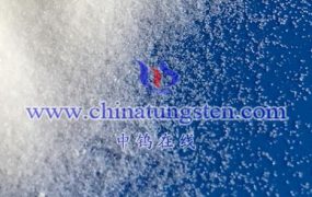 What is the Chemical Reaction Equation for the Preparation of Ammonium Metatungstate (AMT) from Ammonium Paratungstate (APT)?